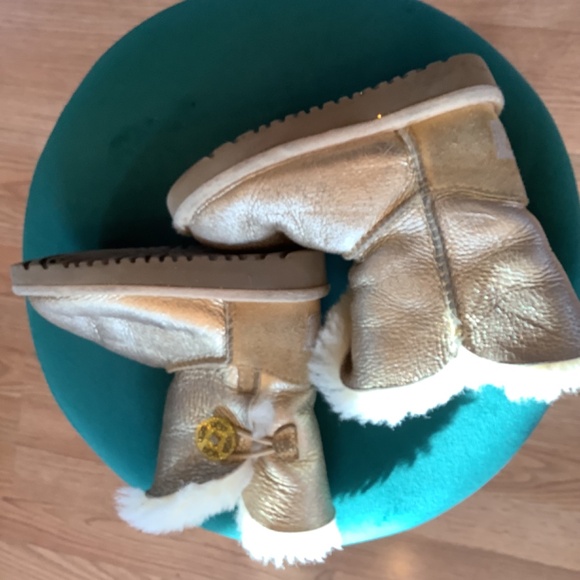 Ugg Boots - Picture 3 of 8